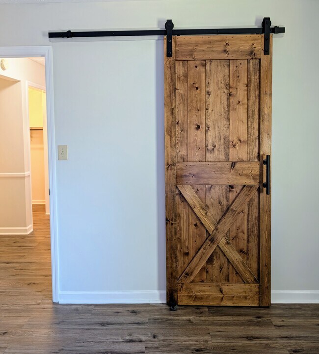 Custom Barn Door in Main Bedroom - 3221 Hunters Point Dr