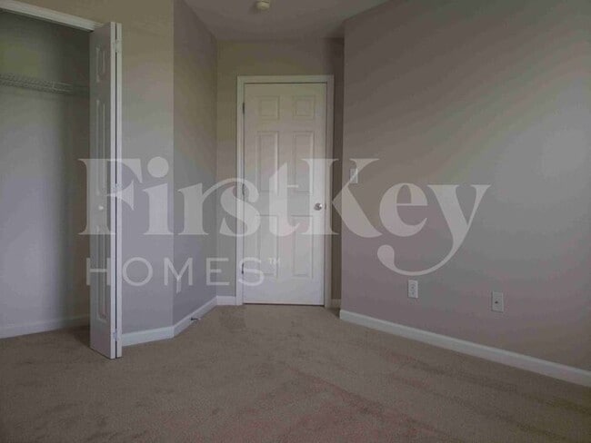 Building Photo - 2140 Lauren Woods Dr