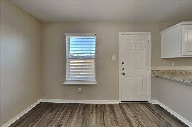 Building Photo - 7203 Towering Pine Ln