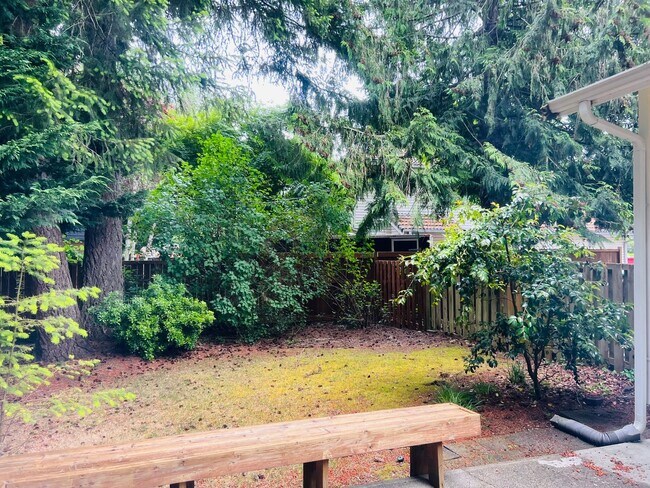 Building Photo - Charming Rambler 3-Bed/2-Bath Available Now!