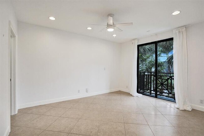 Building Photo - 1658 S Ocean Ln
