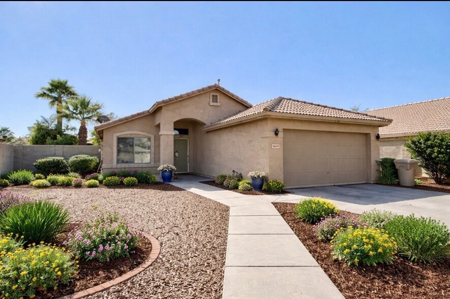 Building Photo - 7825 W San Miguel Ave
