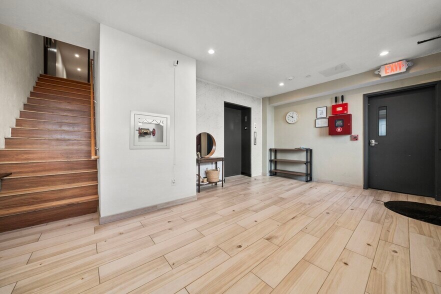 Building Photo - 39 Lexington St