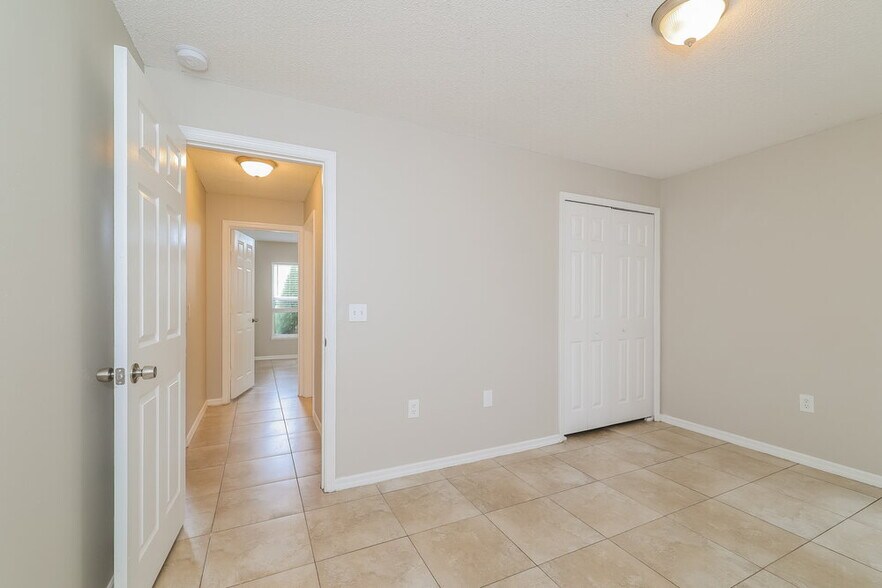 Building Photo - 2147 Marisol Loop