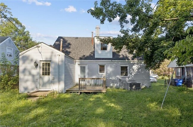 Building Photo - 7622 Newport Ave