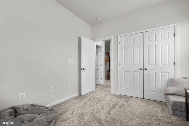 Building Photo - 68 SNOWDROP Dr