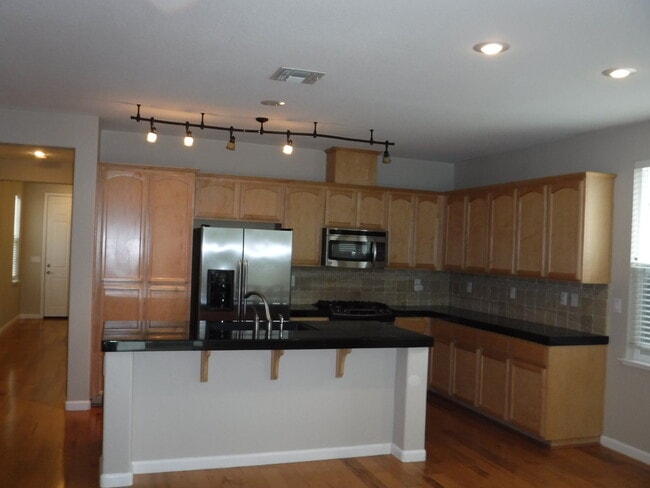 Building Photo - Single story home in Turlock!!