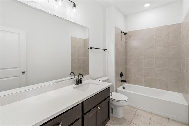 Building Photo - 2215 Adena Spgs Dr