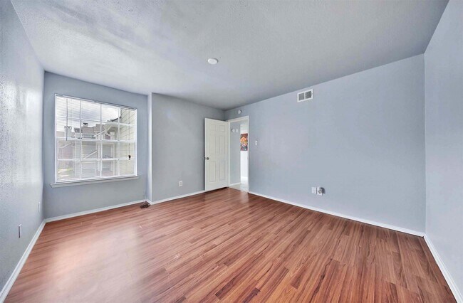 Building Photo - 10630 Westbrae Pkwy