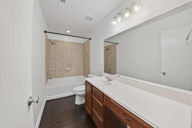 Building Photo - 15019 Trinity Meadow Dr