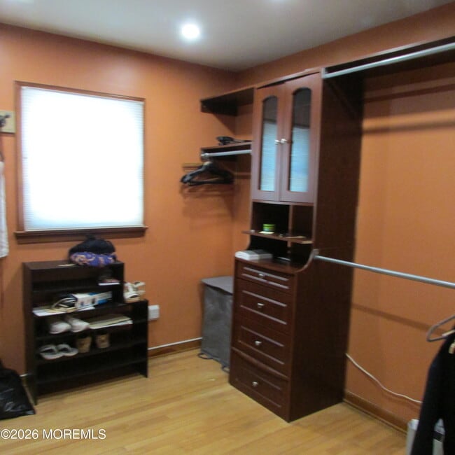 Building Photo - 31 Pine St