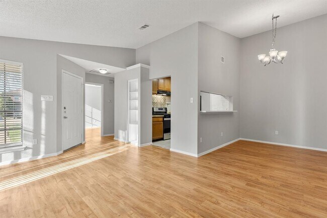 Building Photo - 413 Country Aire Dr