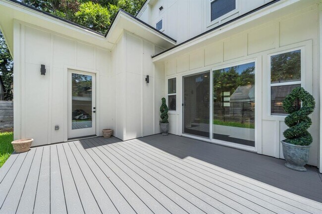 Building Photo - 2609 Willow St