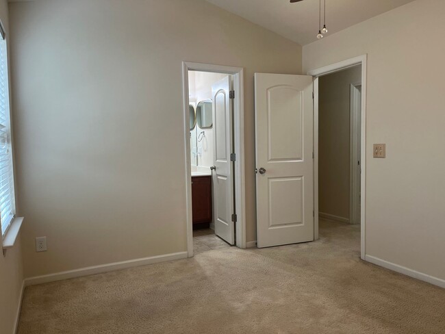 Building Photo - Charming Knightdale Residence, Available Now!