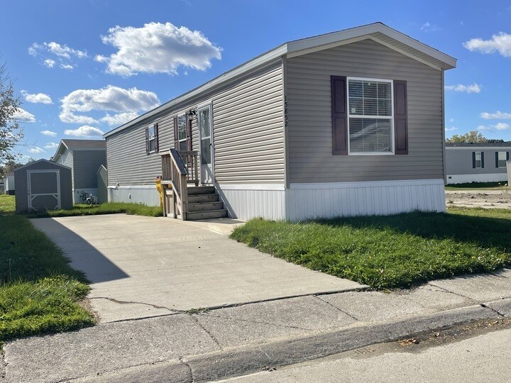 Building Photo - 15852 Croatia Dr