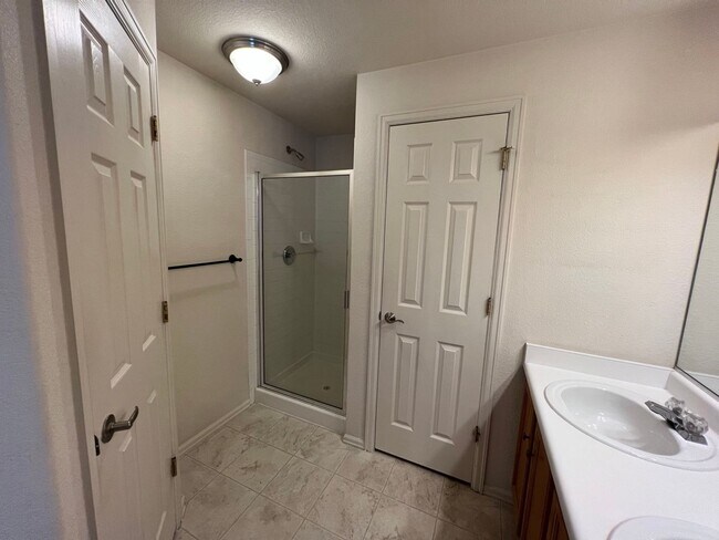 Building Photo - Literally One Block Away From Skyview Middle School