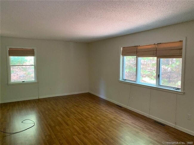 Building Photo - 380 Huckleberry Hill Rd