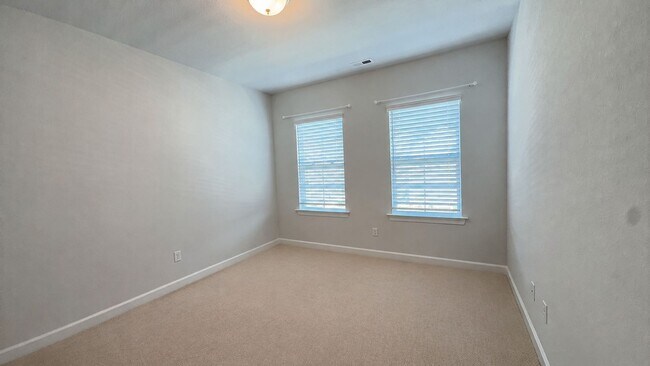 Building Photo - 2218 Sanibel Ln