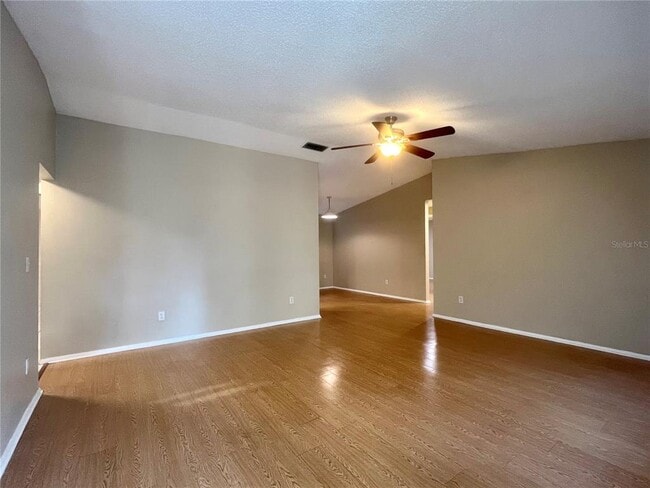 Building Photo - 606 Cedar Grove Dr