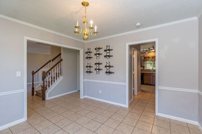 Building Photo - Immaculate updated 2 story 3 bedroom 2.5 bathroom house in the Briarwood area Greensboro