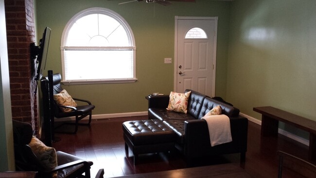 Living room 1st floor - 4020 Murray Ave