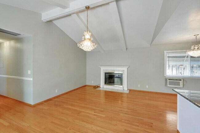 Building Photo - 6558 Crown Blvd