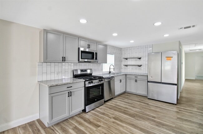 Building Photo - 7725 Avenue H