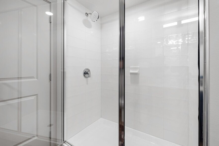 Building Photo - 1301 Leah Ave