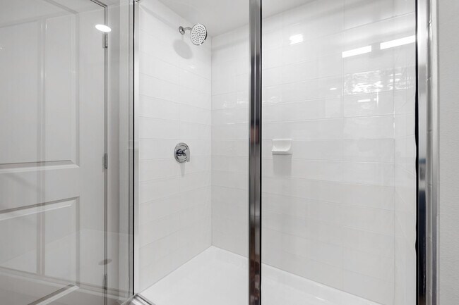 Building Photo - 1301 Leah Ave