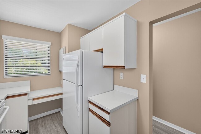 Building Photo - 5365 Treetops Dr