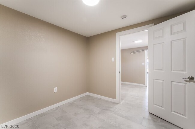 Building Photo - 5402 Tahoe Dr