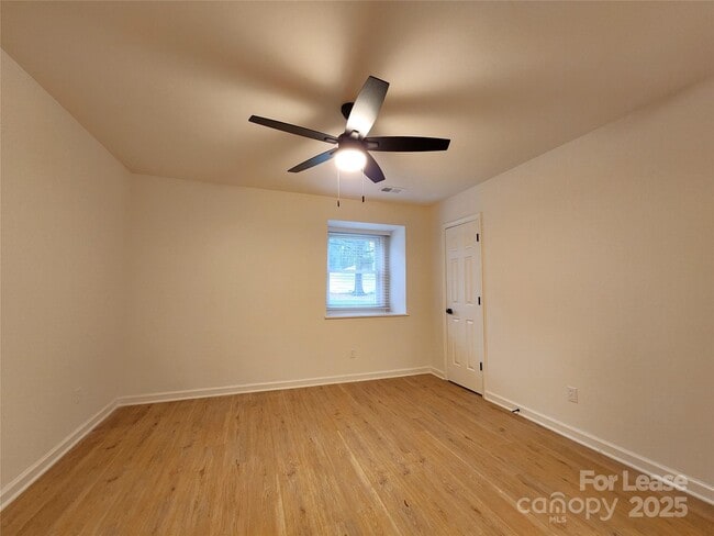 Building Photo - 8637 Crows Nest Ln