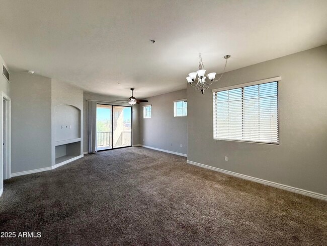 Building Photo - 1456 E 9th St