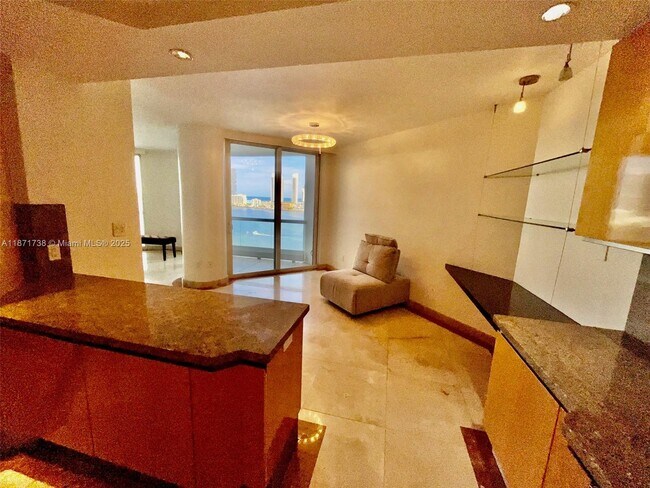 Building Photo - 2600 Island Blvd