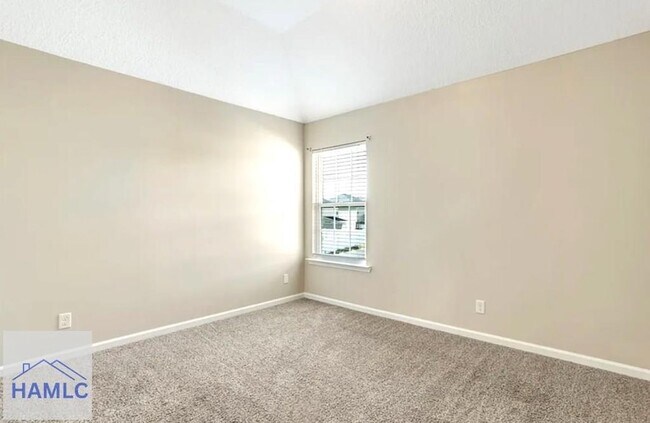 Building Photo - 763 English Oak Dr