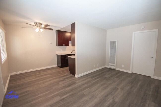 Interior Photo - Euclid North