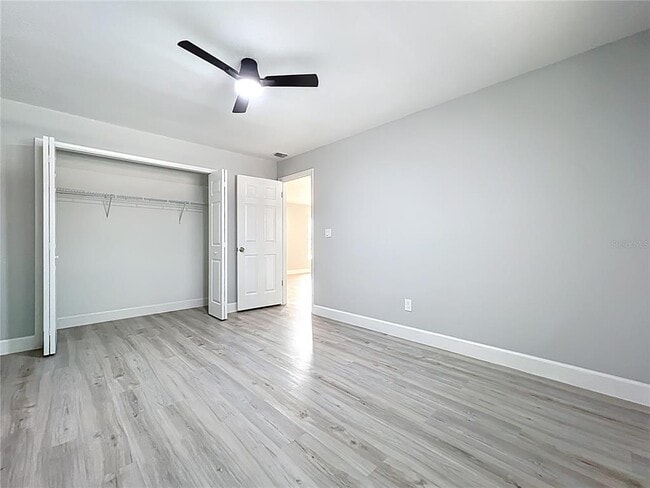 Building Photo - 8676 Hillside Dr
