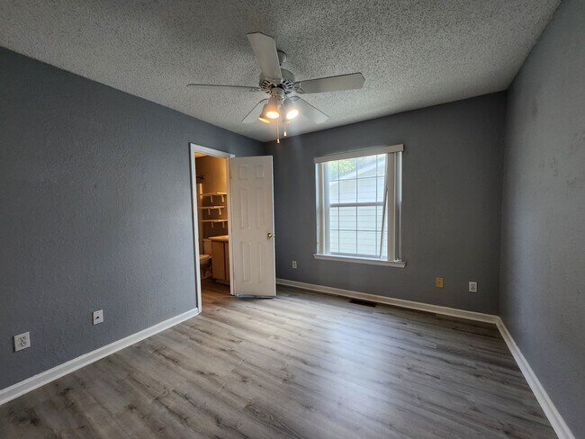Building Photo - 3468 Daylily Ln