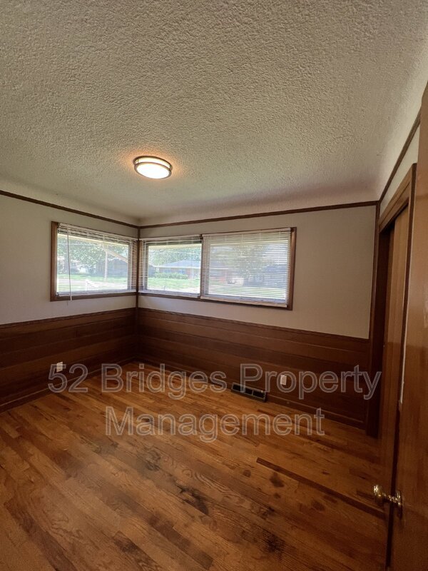 Building Photo - 3122 Shawnee Ave