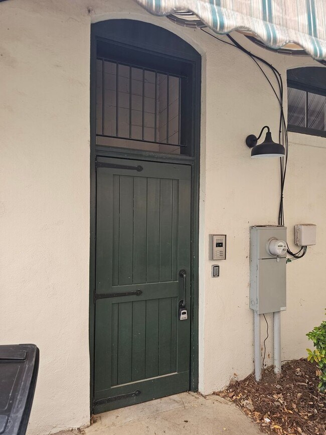 Building Photo - 103 E Main St