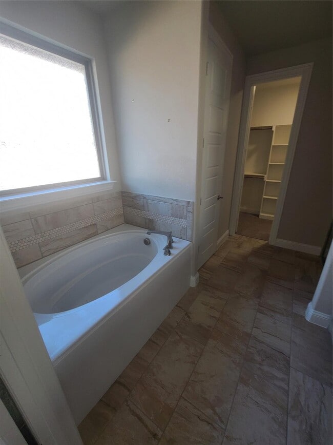 Building Photo - 10317 Linger Ln