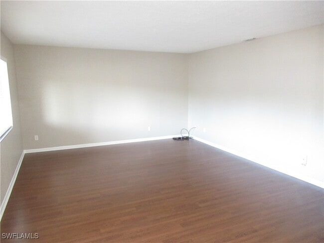 Building Photo - 4605 Bayshore Dr