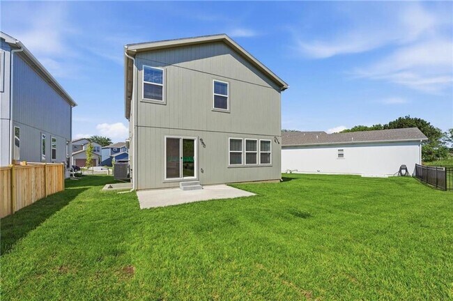 Building Photo - 707 Glenn Cir