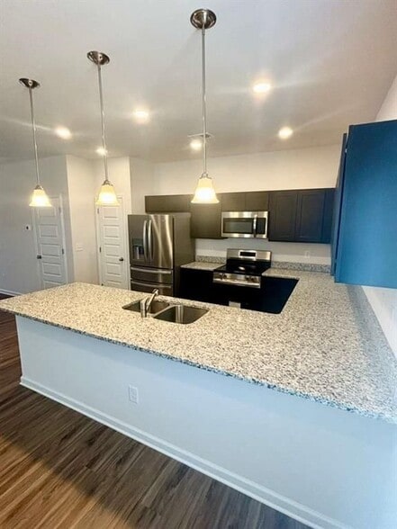 Building Photo - 503 Alma St