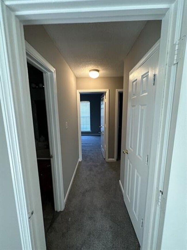 Building Photo - Charming 3-Bedroom Home in Cordova – Styli...