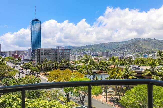 Building Photo - Allure Waikiki - 2 bedroom, 2 bath with 1 ...
