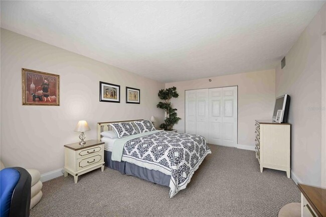 Building Photo - 11 Sunset Dr