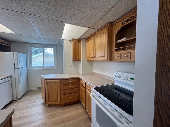 Building Photo - Click the “Apply Now” button or email wapmrentals@gmail.com for a prompt response.