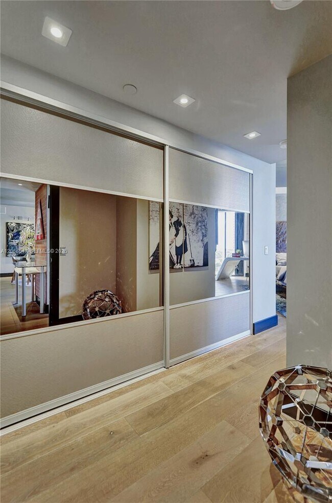 Building Photo - 3610 Yacht Club Dr