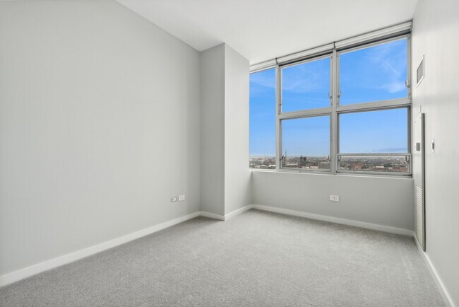 Building Photo - 1720 S Michigan Ave